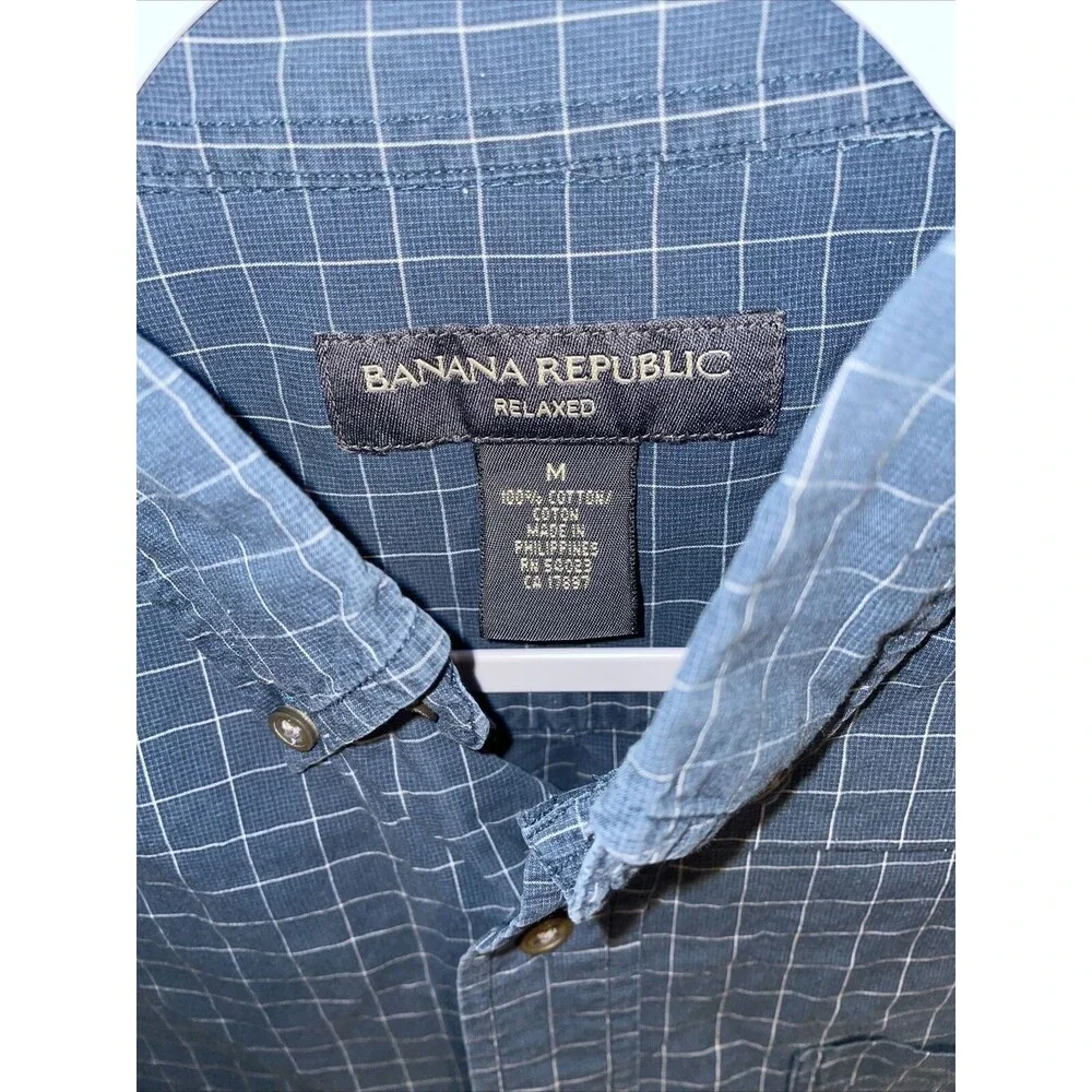 Banana Republic Dress Shirt Mens Size Medium Blue Striped Button Up Long Sleeve